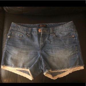 Seven7 Jeans shorts with lace trim.